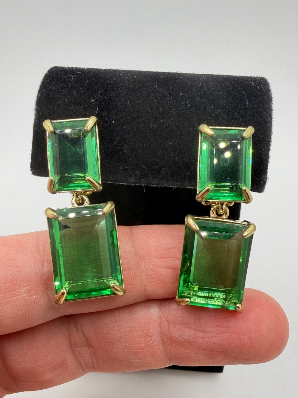 Heidi Daus "HOT ROCKS" Erinite Glass and gold tone CLIP ON earrings! - Picture 11 of 14